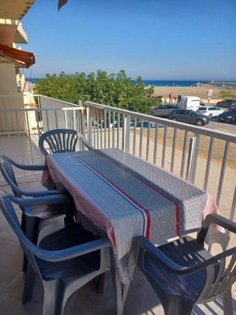 Superbe Appartement Avec Vue Sur Le Port Et Plage Saint-Pierre-la-Mer  Esterno foto